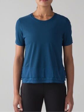 Lululemon Sole Training Short Sleeve Size Large